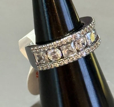 Anillo What You Imagine Talla 6 - Diamante Circonita cúbica - Acabado Hematita - NUEVO - Precio de venta sugerido por el fabricante 130 USD Foto 1 de 4