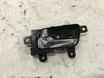 08-2015 INFINITI G37 G25 Q40 manija de puerta interior conductor trasero sedán OEM Foto 1 de 4
