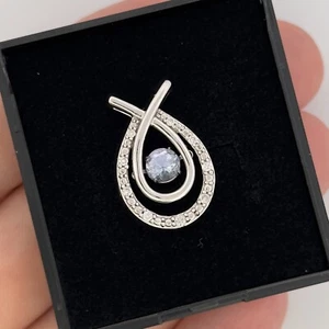 14ct White Gold Tanzanite & Diamond Cluster Pendant - Picture 1 of 7