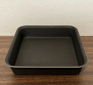Miracle Maid USA 9" Square Cake Baking Pan Very Nice - Picture 1 of 6