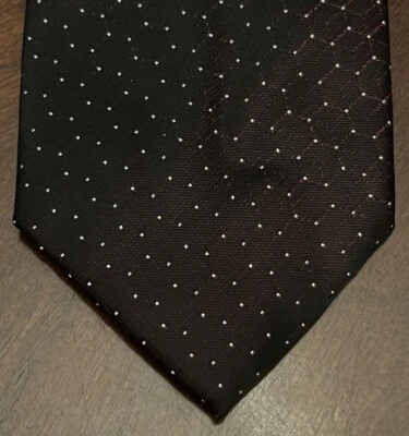 Van Heusen Black Red 100% Polyester Men’s Neck Tie Made In China - Image 1 of 4