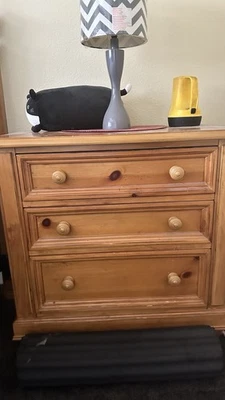 CalKing Pine Bedroom Furniture Solid Wood Bedroom Set - Image 1 of 4