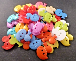Plastic Birds Ducks Buttons (x50) - Novelty 2-Hole Style Design - Job Lot !! - Picture 1 of 2