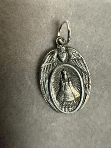 VTG Infant Jesus of Prague Christian Catholic Faith Sterling Silver Medal 4671 - Picture 1 of 2