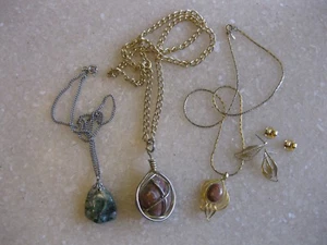 Lot 3 Pendant Necklaces, 1 with Earrings / Moss Agates, Gold Stone w/ Filigree - Picture 1 of 6