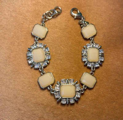 Pulseira Banana Republic esmalte creme ouro link com cristais bom! Ajustável - Imagem 1 de 4