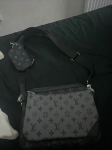 Louis Vuitton Men's Messenger Bag side clips are broke it’s an easy fix it’s - Picture 1 of 2
