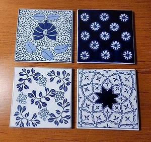 Set 4 Sottobicchieri Chinoiserie Blu Bianco 4”x4”PIER 1 Importazioni Piastrella Quadrata Floreale - Foto 1 di 3