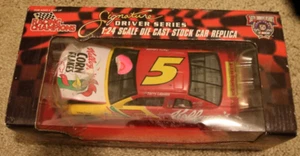 Racing Champions Signature Series 1:24 DieCast Kellogg's #5 Terry Labonte NASCAR - Picture 1 of 2