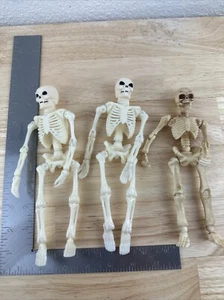 Figuren Toy Company Lot 3 Skelett Actionfiguren Evil Skeleton - Bild 1 von 11