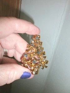 Avon 1992 Golden Rhinestone Bow Christmas Tree Brooch - Lovely! - Picture 1 of 3