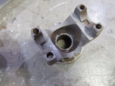 Pontiac Catalina 1966 eje de transmisión trasero conjunto de yugo 28 estrías Foto 1 de 3