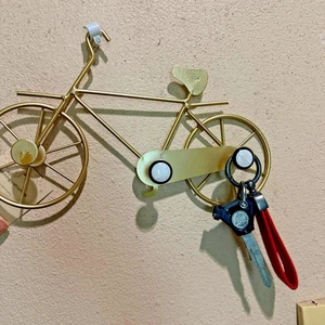 Llavero de bicicleta de colección con hechizo 3 ganchos decoración de pared raro - Imagen 1 de 4