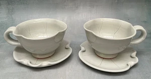 Juego de 2 tazas y platillos de cerámica japonesa hoja de loto firmados - Imagen 1 de 4