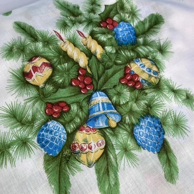 Vintage Christmas Rectangle Tablecloth | 1.4m x 2.3m - Image 1 of 4