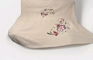 Vtg Pottery Barn Apliqué Linen Cotton Needle Point Flower ButterflyQueen 2 Shams - Picture 1 of 24