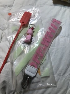 Llavero Off White Rosa y Transparente Con Cremallera Corbata Cinturón Industrial-BONO Oso Clip para Llave - Imagen 1 de 8