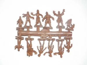 Dark Alliance Zombies Set 1 - Escala 1/72 - Contiene 12 Figuras en 1 Sprue - 72023 - Imagen 1 de 4