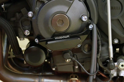 PROTECTOR CUBIERTA ESTATOR MOTOR LADO IZQUIERDO YAMAHA 2017-2018 FZ10 WOODCRAFT RACING Foto 1 de 4