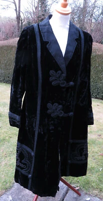 VICTORIAN STYLE BLACK VELVET COAT WITH DECORATIVE BRAID DETAIL SOUTACHE AGE N/K - Image 1 of 4