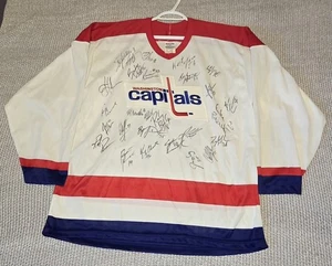Vintage CCM OHL Washington Capitals Team Autographed Hockey Jersey  - Bild 1 von 4
