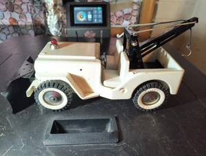 Vintage pressed Steel Tonka Jeep w/ snow plow wrecker boom.  - Picture 1 of 24