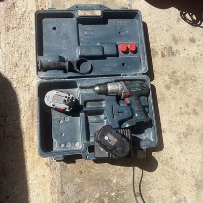 Bosch HTH181 18V Lithium-ion Cordless 1/2'' Drive Impact Wrench Kit 2 Batteries - Image 1 of 4