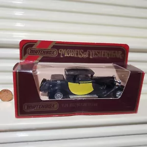 LESNEY MATCHBOX 1983 YESTERYEAR Y24 Black+YEW 1928 BUGATTI CREAM Seats 13mm Wndw - Picture 1 of 9