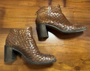 COLE HAAN Brown Woven Leather Ankle Boots Bootie Rear Zip Sz 6.5 B - Picture 1 of 8