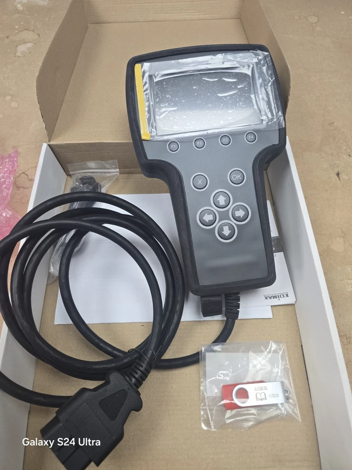 jlr00005 - Image 1 of 3