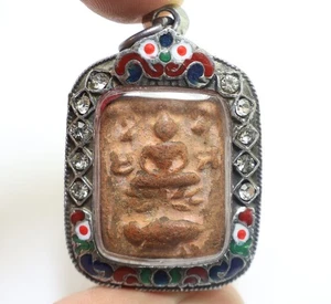 LP PARN RIDE PLAKUD AMULETO BUDDHA MAGICO SU PESCE DA COMBATTIMENTO THAILANDESE CIONDOLO RARO - Foto 1 di 7