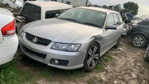 HOLDEN COMMODORE VT-VZ 09/1997-09/2007 LEFT FRONT OUTER DOOR HANDLE - Picture 1 of 10