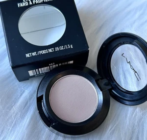 New in box Mac eye shadow~Cozy Grey Matte~Full size 1.5g/0.05 oz - Picture 1 of 4