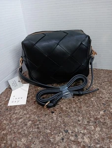 A New Day Damen Handtasche schwarz Würfel gewebt Umhängetasche 7x5x3 Neu mit Etikett - Bild 1 von 6
