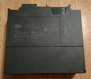 Siemens 6ES7 322-1BL00-0AA0 Output Module (Small Chip) - Picture 1 of 4