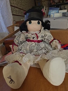 10 Zoll große Precious Moments Maggie Zene Vinyl Puppe signiert von Sam Butcher  - Bild 1 von 6