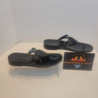 Sandálias tanga TOMMY Hilfiger femininas vedna preto recorte logotipo geléia tamanho 8, novas sem etiquetas - Imagem 1 de 4
