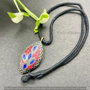 Collar de hilo ~ Collar gótico tribal multicolor de latón ~ regalo de joyería tibetana - Imagen 1 de 6