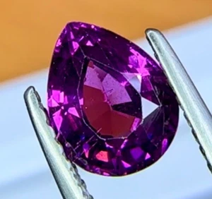 Exclusivo aspecto impecable 1,40 quilates raro natural AAA púrpura granate extraído en África - Imagen 1 de 6