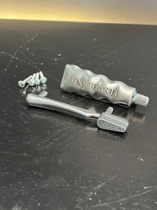 Vintage Style Toothbrush & Toothpaste Drawer Handles Art Deco Bathroom Fixture - Picture 1 of 8