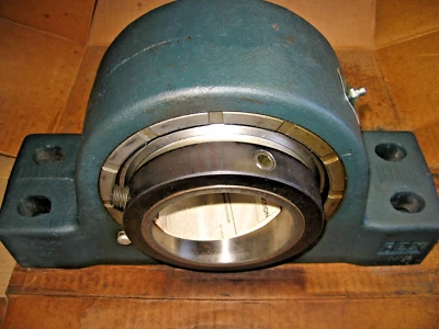 Rexnord ZEP2400F 4 英寸重型铸铁枕头块轴承带锁领 — 第 1/4 张图片