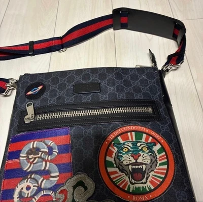 Borsa a tracolla Gucci patchwork tela pelle nera rossa blu usata - Immagine 1 di 4