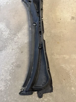 Subaru Forester 2009-2013 parabrisas capó panel de ventilación moldura OEM Foto 1 de 3