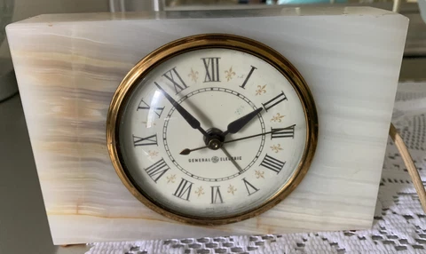 VTG GENERAL ELECTRIC Onyx Marble ELECTRIC MANTEL ALARM CLOCK Roman Numerals MCM Cover