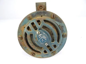 Hupe Signalhorn Horn (defekt) von Hella M20 / 12V vom Hanomag Oldtimer Traktor - Bild 1 von 4