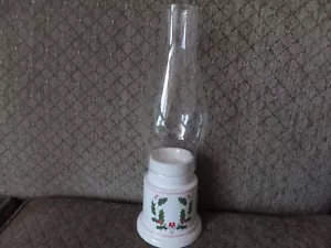 Christmas HURRICANE LAMP vinttage Holly Berries & Red Berry Design - Picture 1 of 1