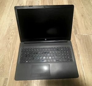 PC Notebook HP Portatile AMD A4, SSD 240GB, 8GB RAM, 15.6", Windows 10 - 255 G7 - Foto 1 di 6