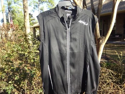 2XU COLETE DE CORRIDA MASCULINO 2XL MALHA VAPOR 360 COM REFLETIVIDADE 360; VAREJO: US$ 88 - Imagem 1 de 4