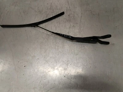 MERCEDES BENZ W207 E CLASS FRONT WIPER ARM LEFT NEAR SIDE A2078200644 - Image 1 of 4