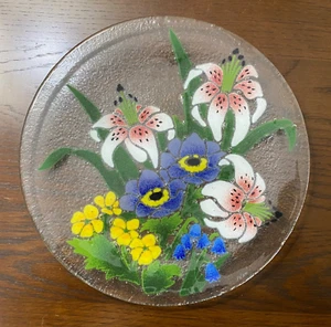 Peggy Karr Fused Art Glass 11.25" Lilies Flowers Bouquet Plate or Dish ~ Signed - Picture 1 of 12